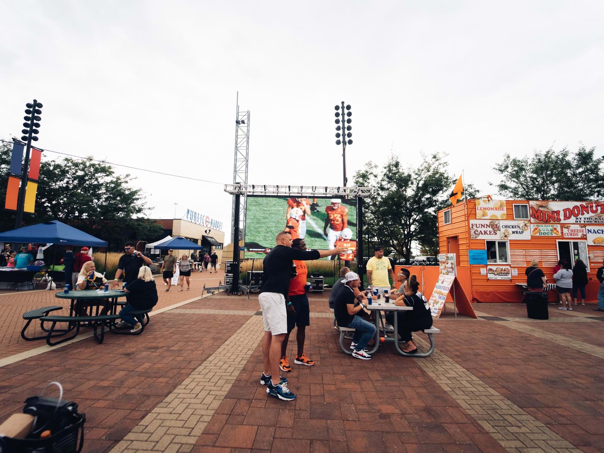 RiverLoop PLaza